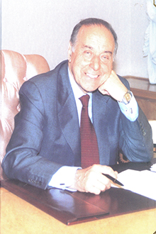 Ömrə bərabər beş il...