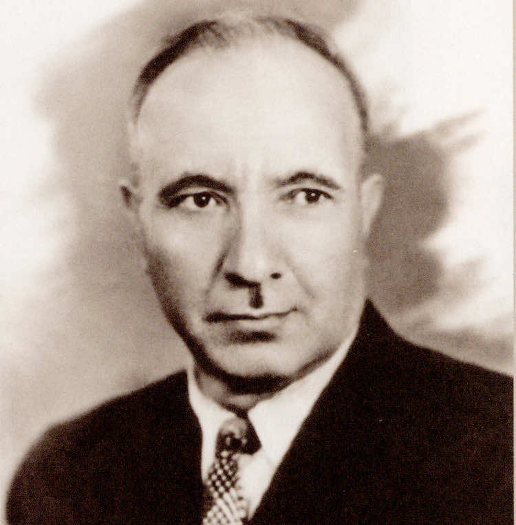 Görkəmli yazıçı, ədəbiyyatşünas, pedaqoq Mir Cəlal Paşayev