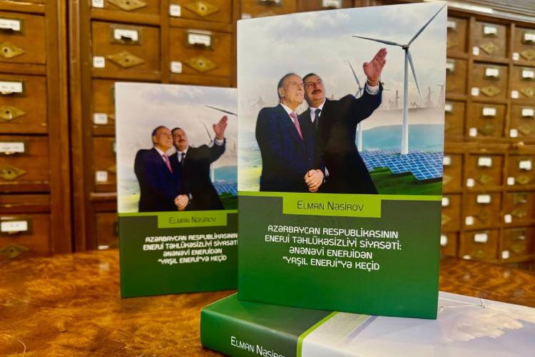 Prezident Kitabxanasına enerji təhlükəsizliyinə dair dəyərli elmi nəşr hədiyyə olunub