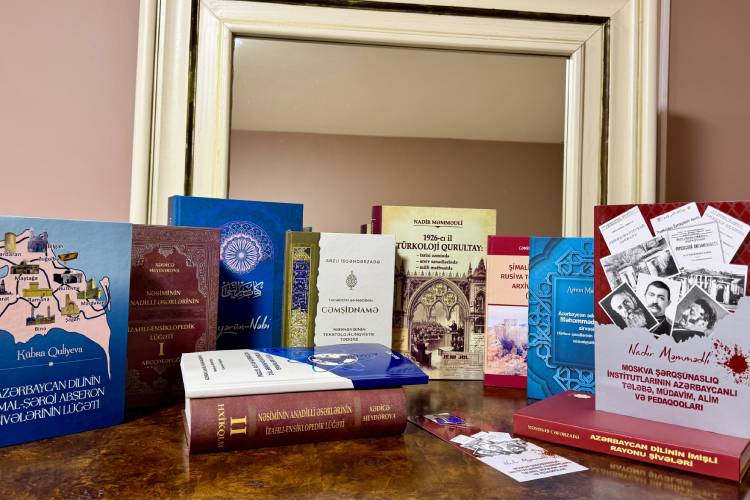The Nasimi Institute of Linguistics of ANAS has donated scholarly publications to the Presidential Library