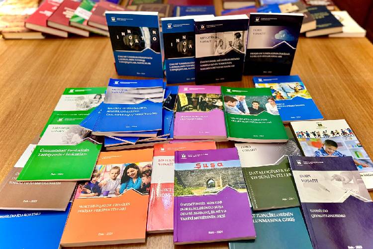 Институт образования Азербайджанской Республики подарил Президентской библиотеке учебно-методические издания