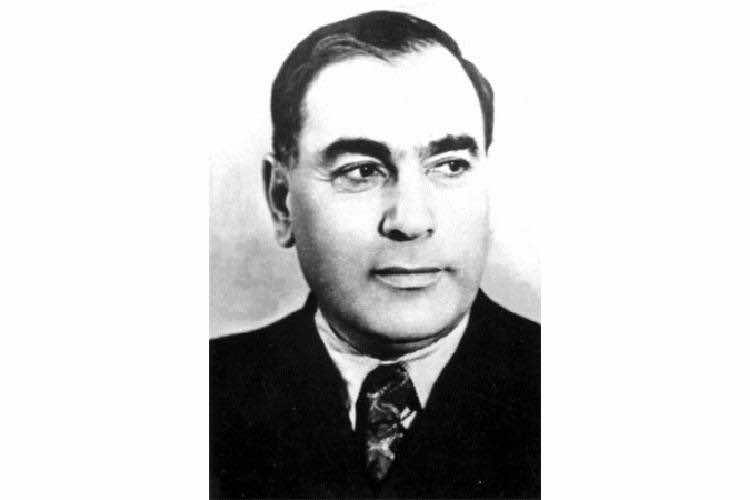 Prezident Kitabxanası Azərbaycan Respublikası Müharibə, Əmək və Silahlı Qüvvələr Veteranları Təşkilatına Əziz Əliyevin həyat və fəaliyyətinə həsr olunmuş kitablar hədiyyə etmişdir